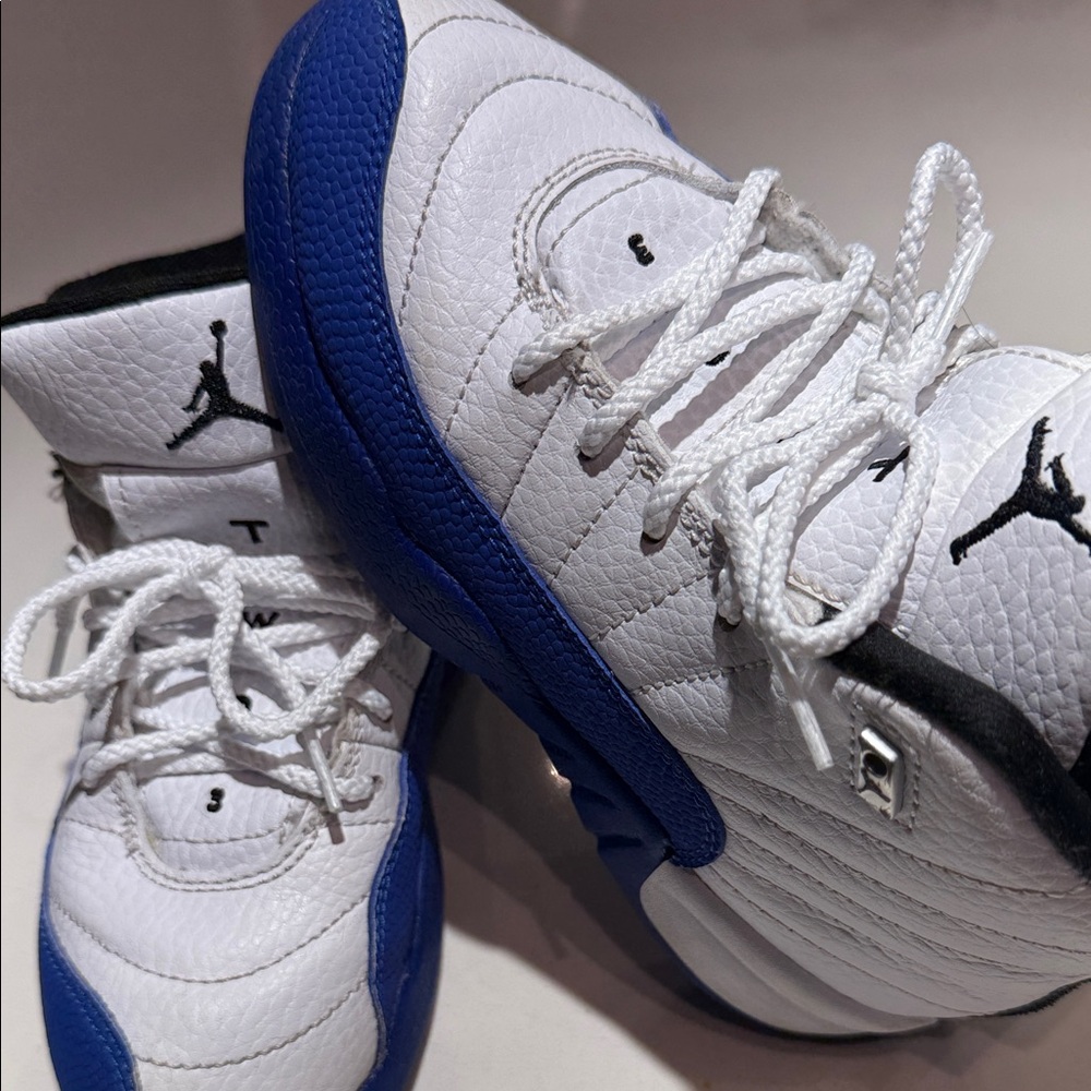 Jordan Kids Sneakers in White and Blue
